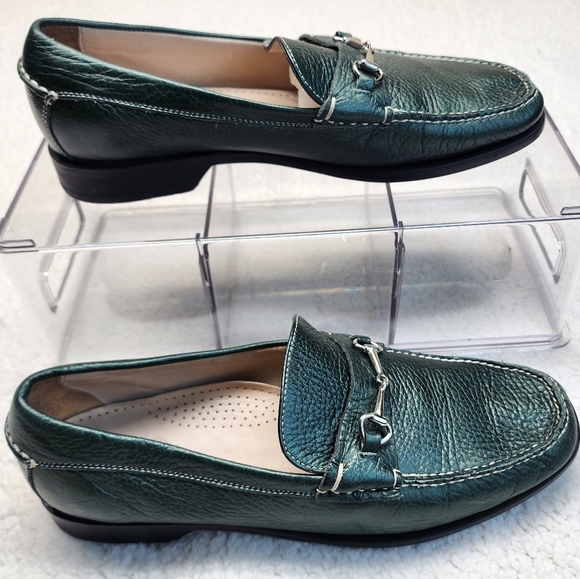 Cole Haan Women's Green Leather Loafers with Silver Buckle Size 8.5B - Picture 2 of 9